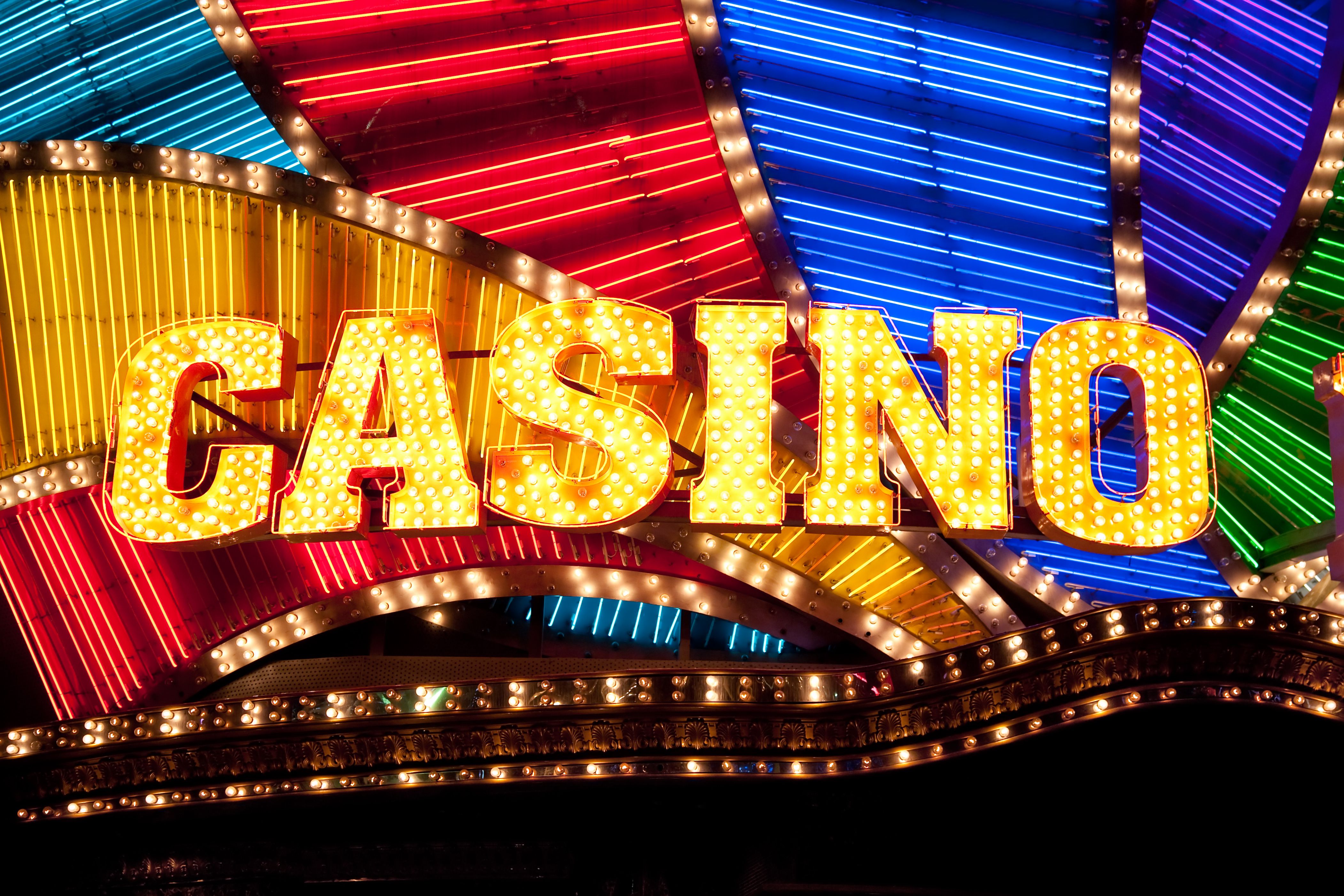 A dynamic graphic with the text 'TOP NO DEPOSIT CASINOS' and today's date.